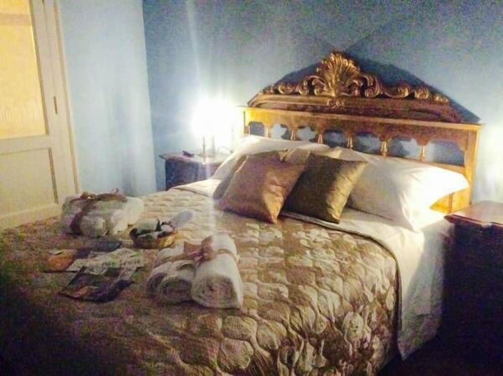 Double Room (Donna Carmela)