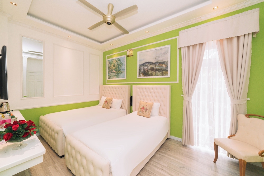Deluxe Twin Room, Balcony - Photo 4
