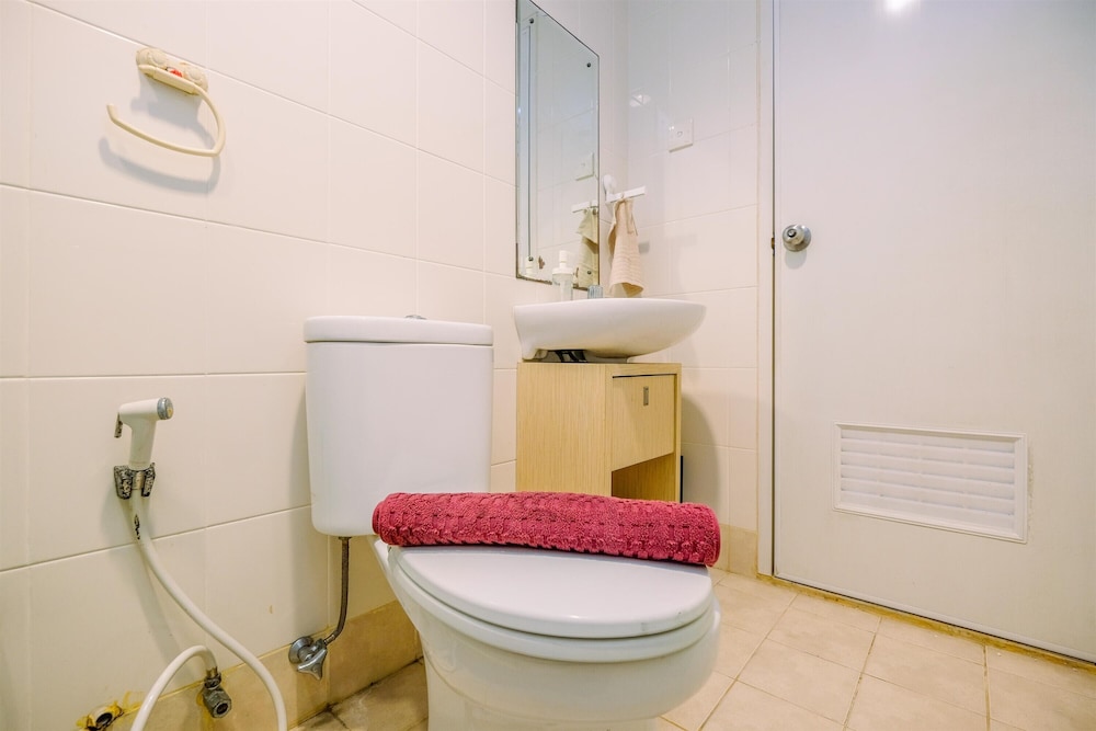 Room - Photo 9