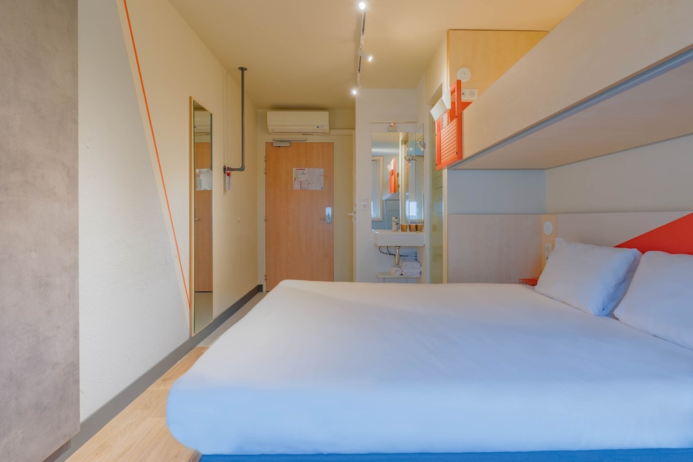 Triple Room, Multiple Beds - Photo 7
