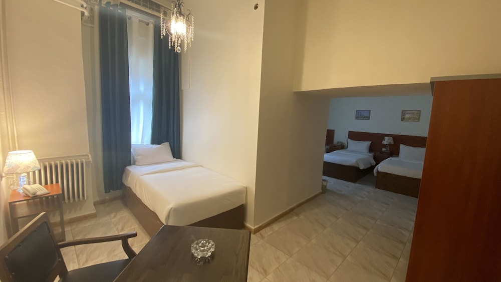 Double Room - Photo 10