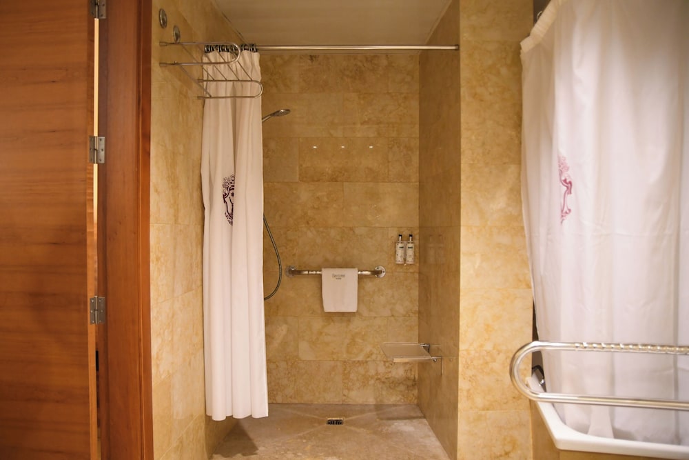 Double Room Single Use - Photo 5
