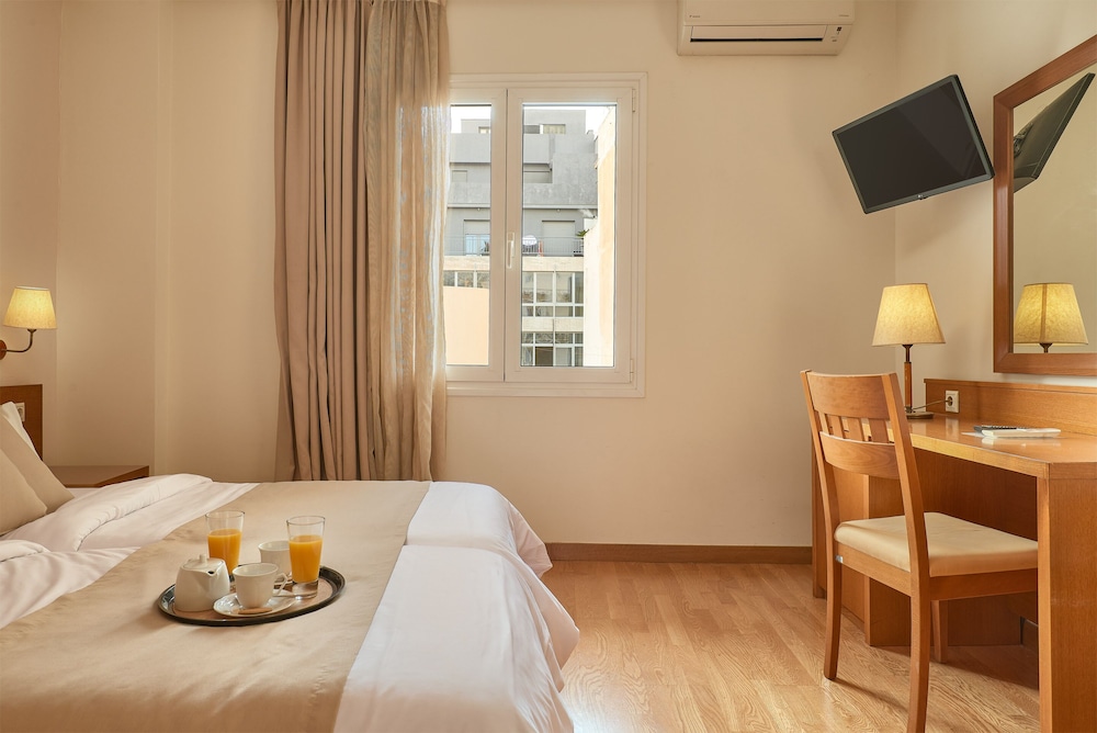 Double or Twin Room photo 3