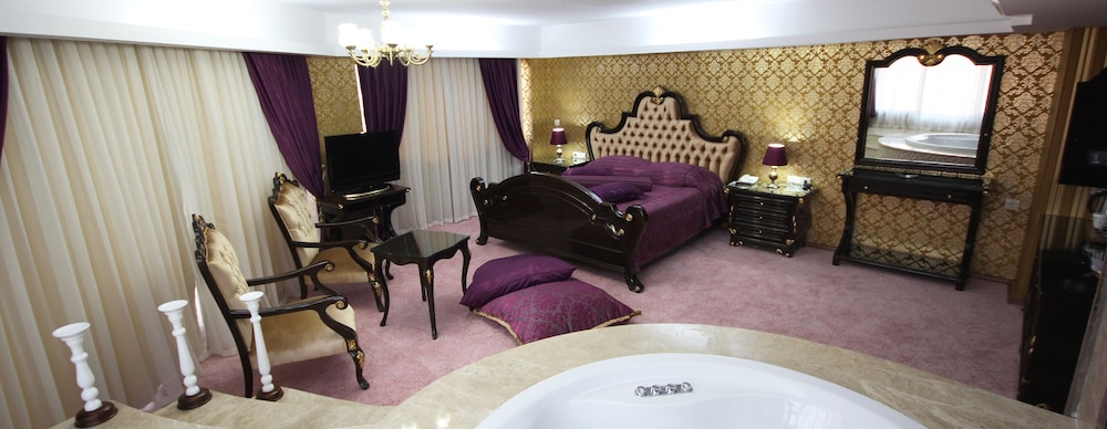 Deluxe Suite photo 3