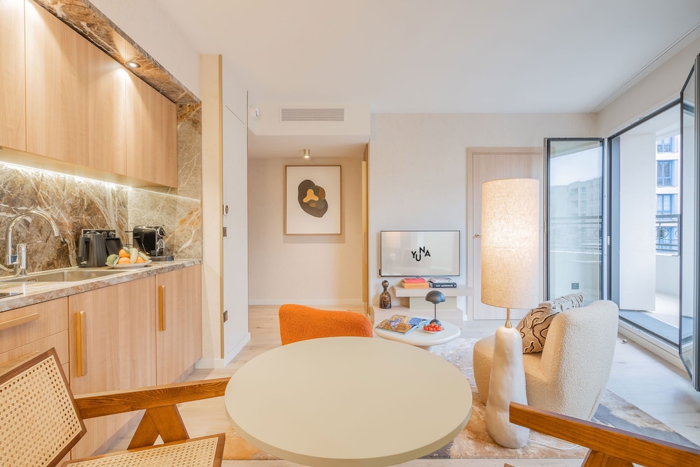 1 Bedroom Apartment Deluxe with balcony - 35m2 photo 2