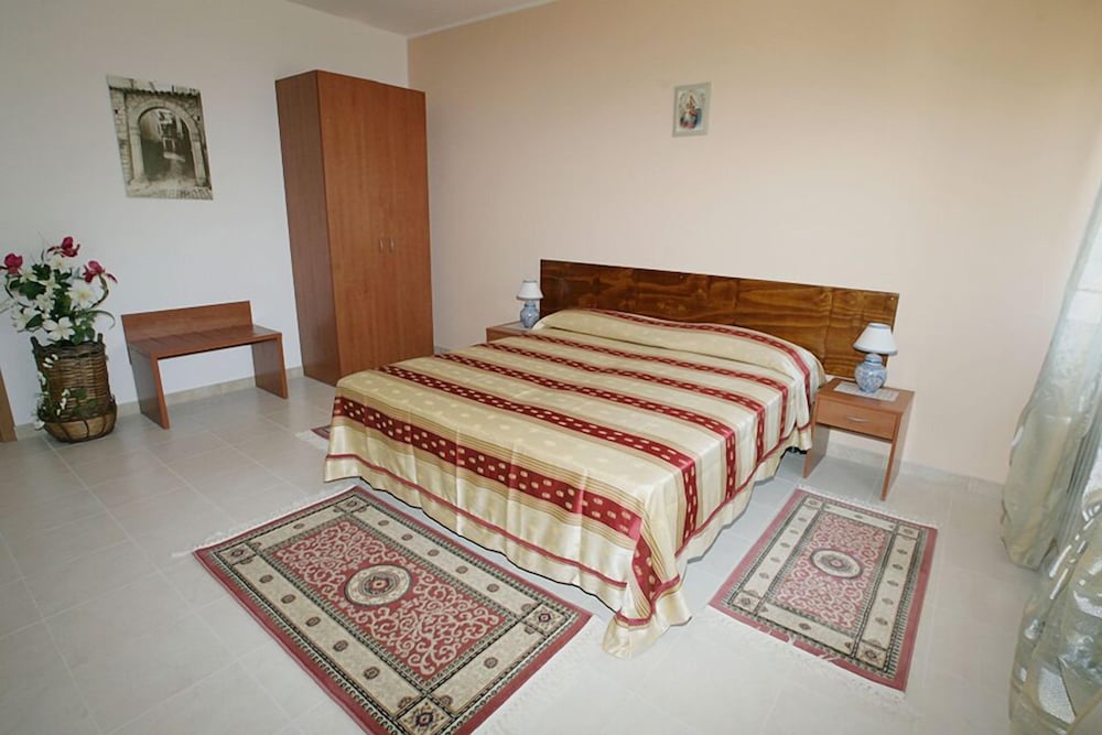 Double or Twin Room, Private Bathroom