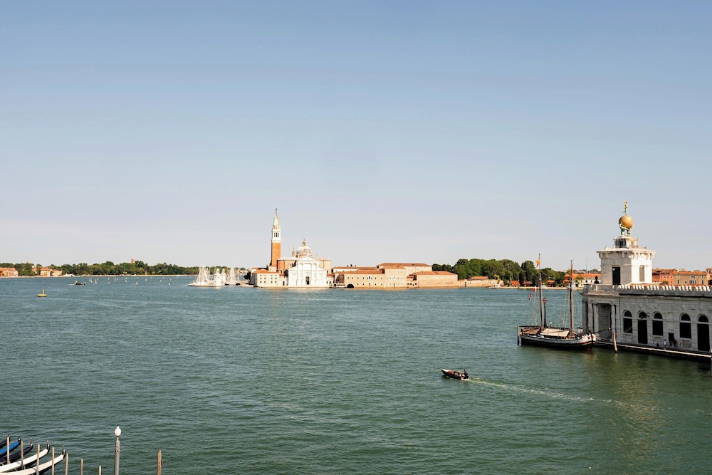Grand Canal View Room photo 3