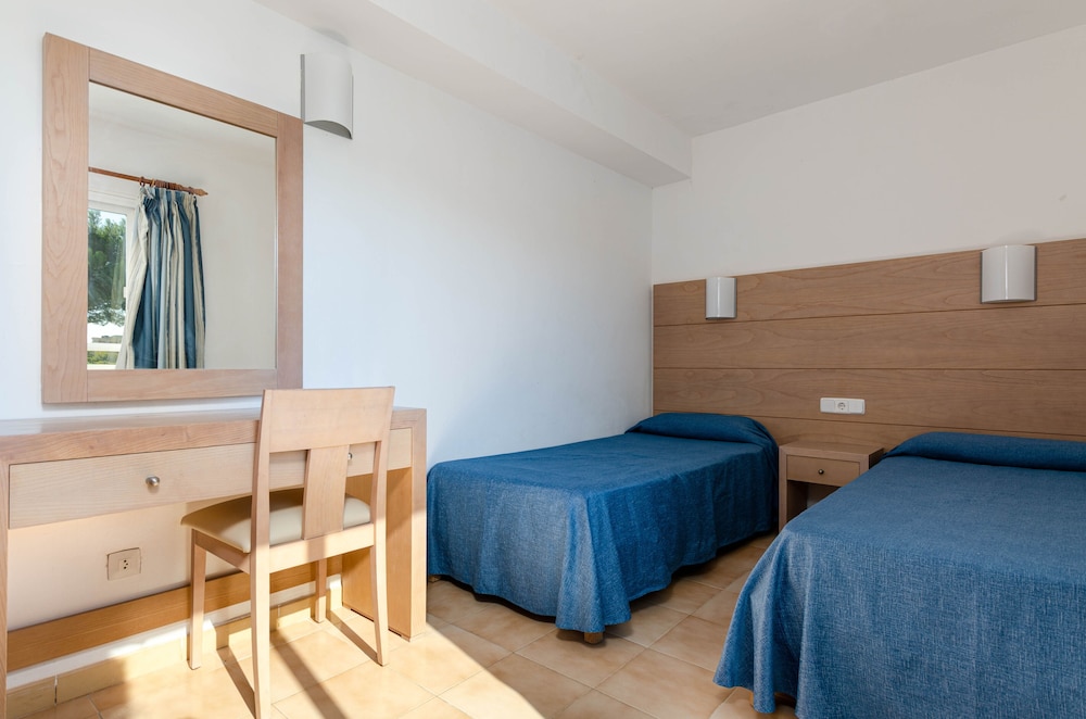 Family Apartment, 1 Bedroom, Balcony (3 people) photo 3