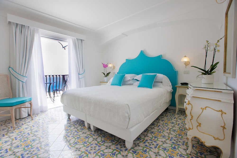 Superior Double or Twin Room, Balcony, Sea View - Photo 2