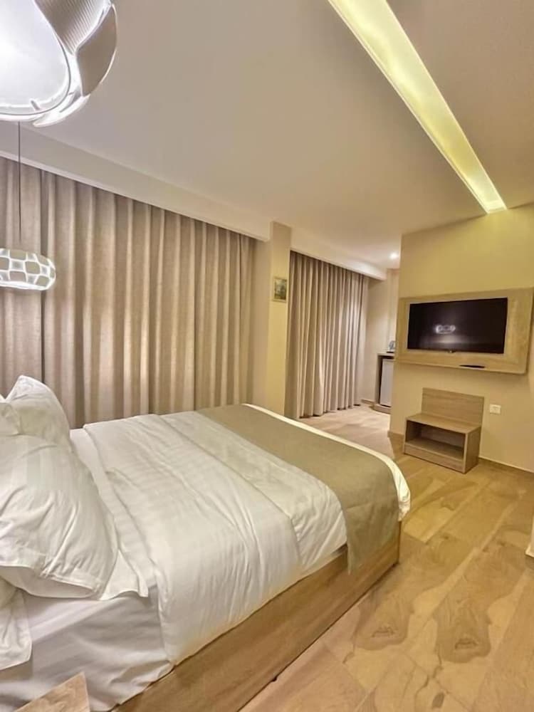 Deluxe Double Room - Photo 1