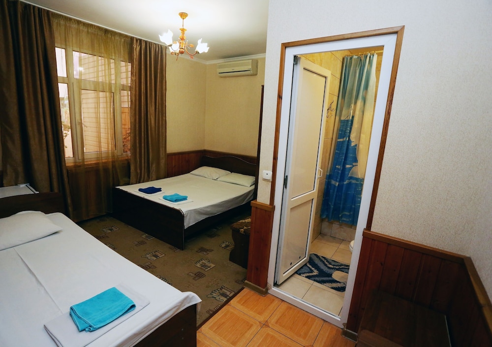 Standard Triple Room photo 2