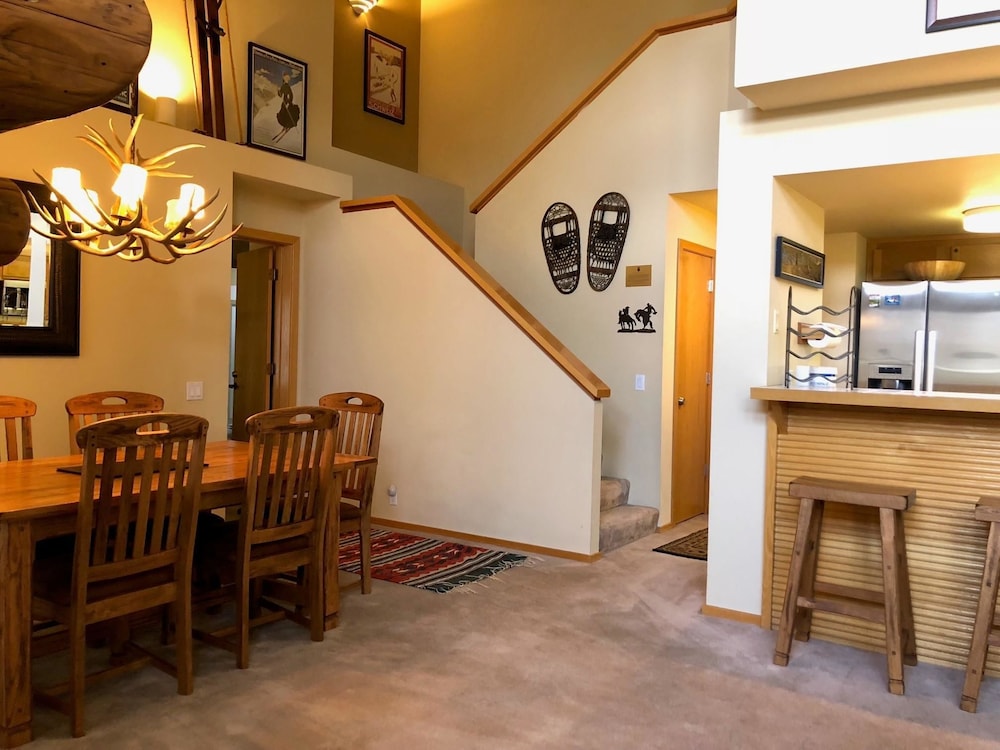 Condo, 3 Bedrooms, Mountain View (Snowcreek #892 Phase V) photo 1