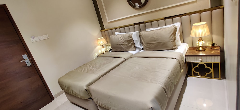 Deluxe Double or Twin Room - Photo 20
