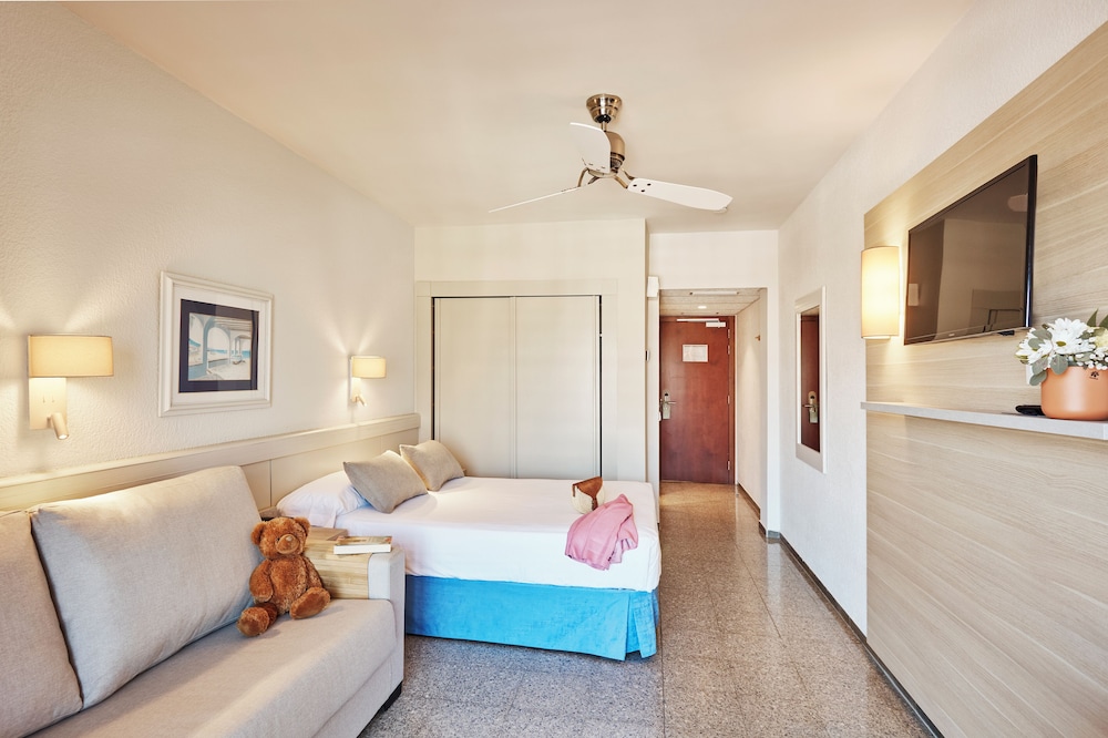 Standard Triple Room (with air conditioning) - Photo 7