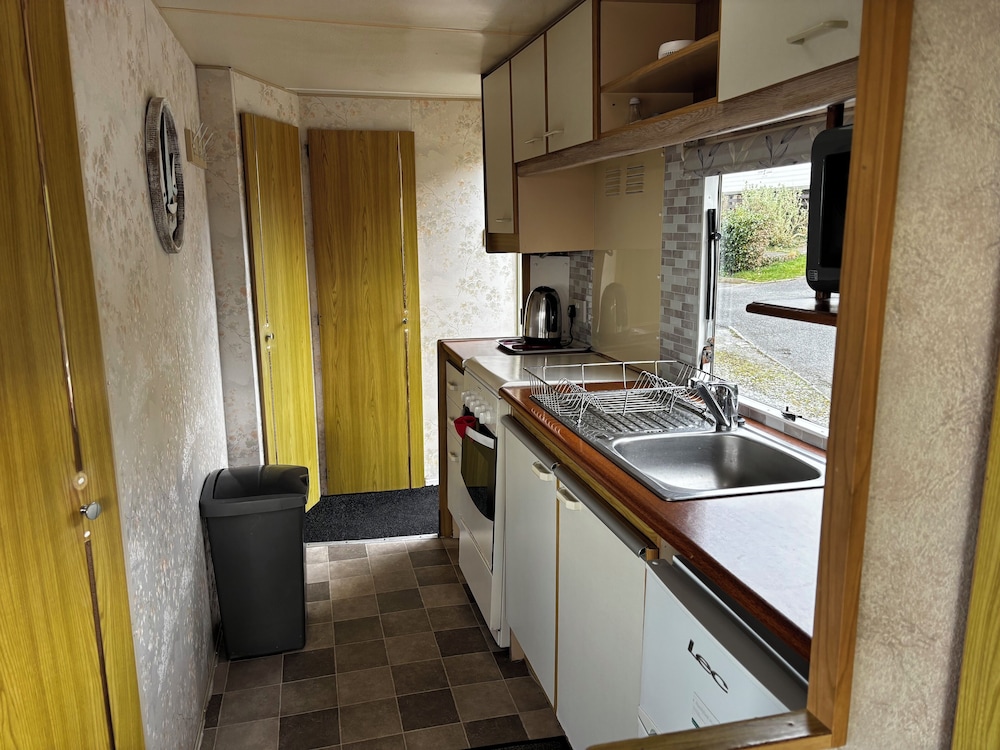 Mobile Home, 2 Bedrooms (Caravan C) photo 3