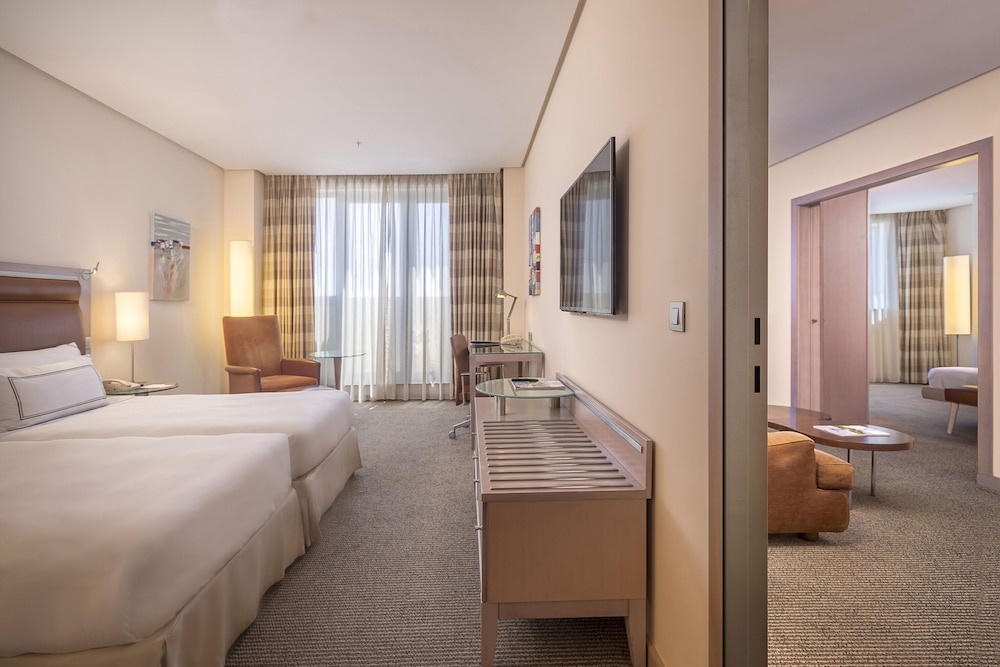 Family Suite, Connecting Rooms