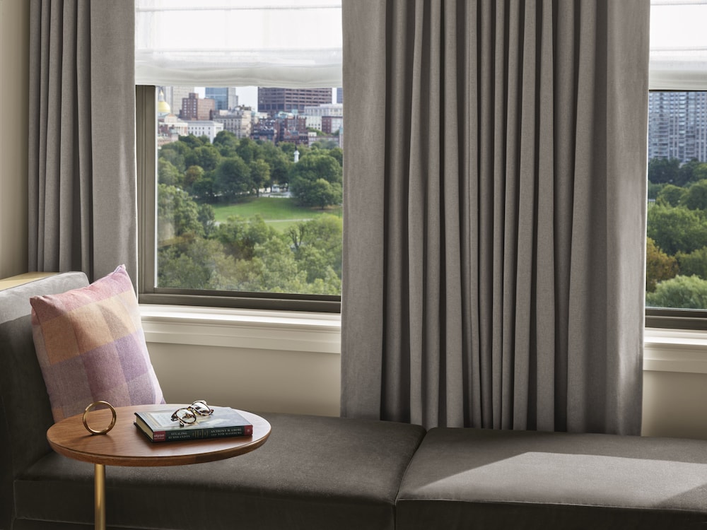 Room, 2 Queen Beds, Park View thumbnail 6