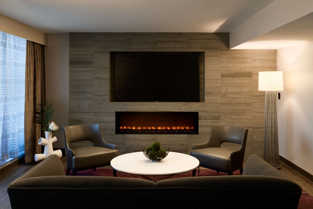 1 King 1 Bedroom Presidential Suite River View