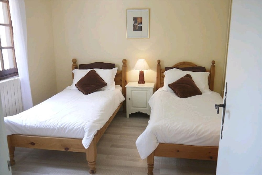 Room, 2 Bedrooms, Garden View photo 2