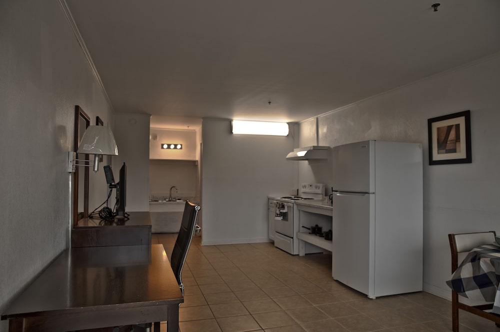 Basic Studio Suite, Accessible, Non Smoking photo 2