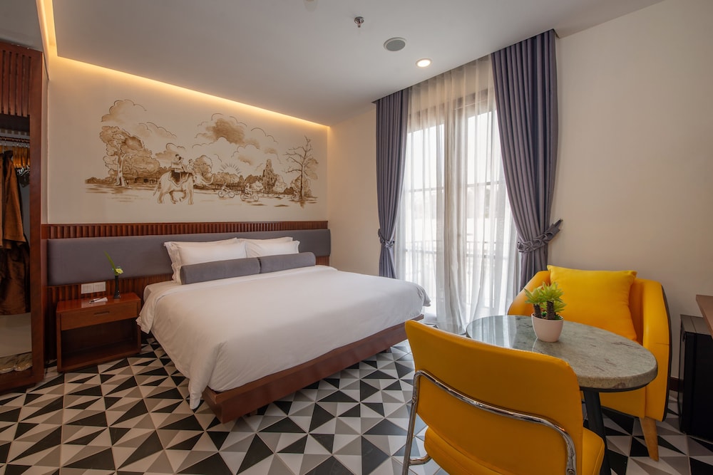 King Room with Private Bathroom - Photo 4