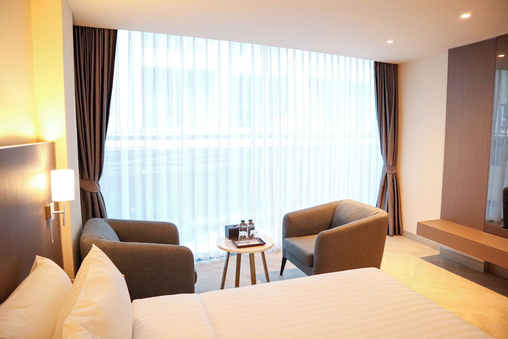 Deluxe Double Room, City View - Photo 8