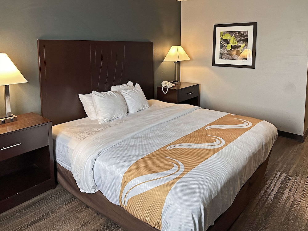Room, 1 King Bed, Non Smoking (Accessible) - Photo 1