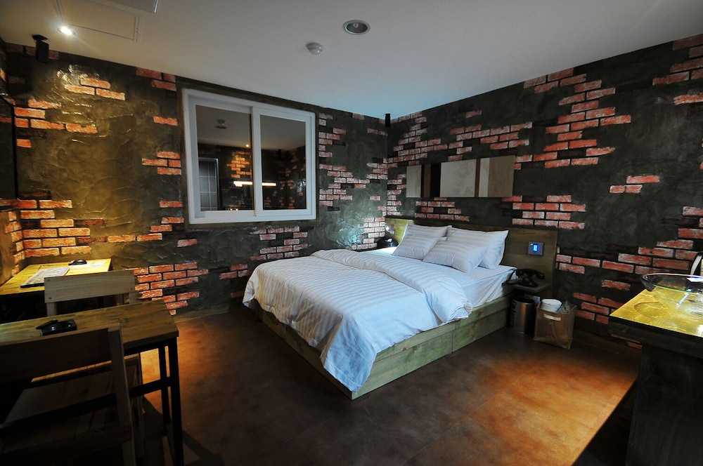 Standard Room photo 2