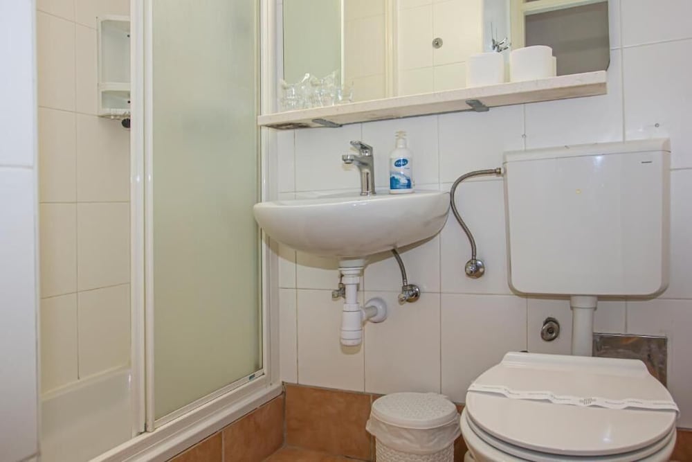 Standard Twin Room, Garden View photo 3
