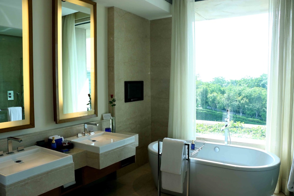 Premier Room - Photo 7