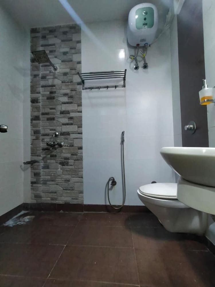 Executive Room - Photo 5
