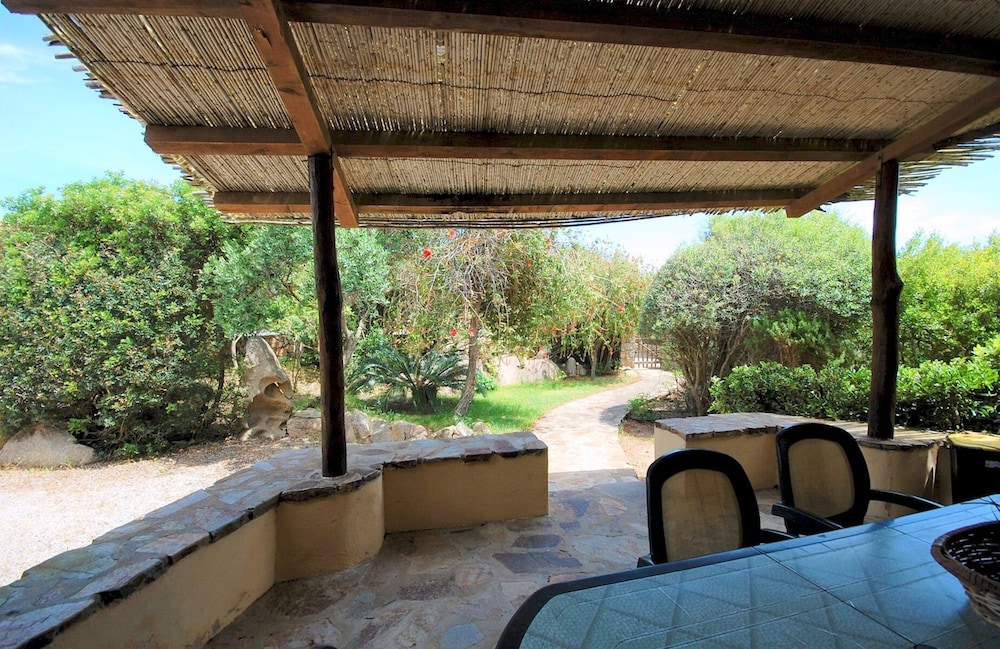 Villa photo 2