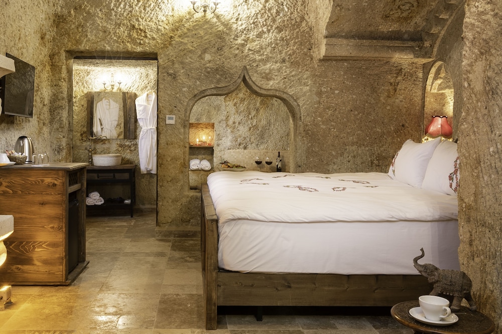 Superior Suite - Photo 6