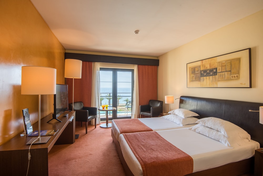Twin Room, Sea View (Single Use) - Photo 4