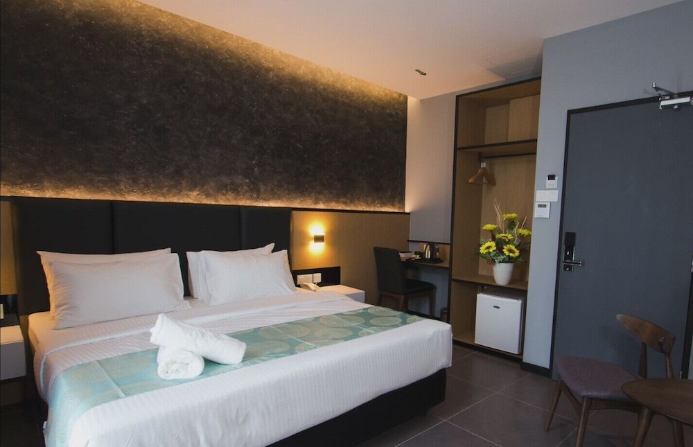Premium Double Room, 1 King Bed photo 1