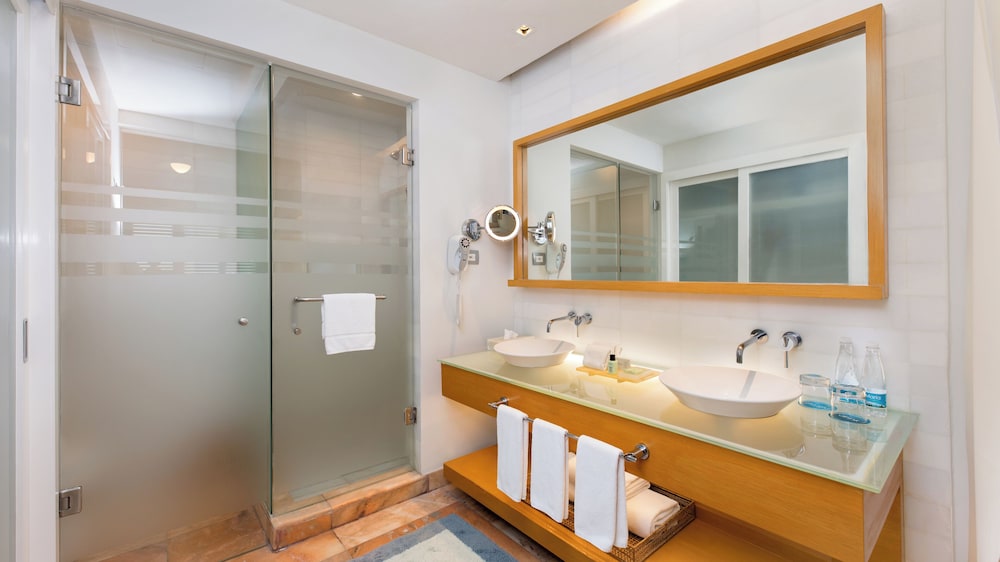 Two Superior Double Beds Diamante View AI photo 2