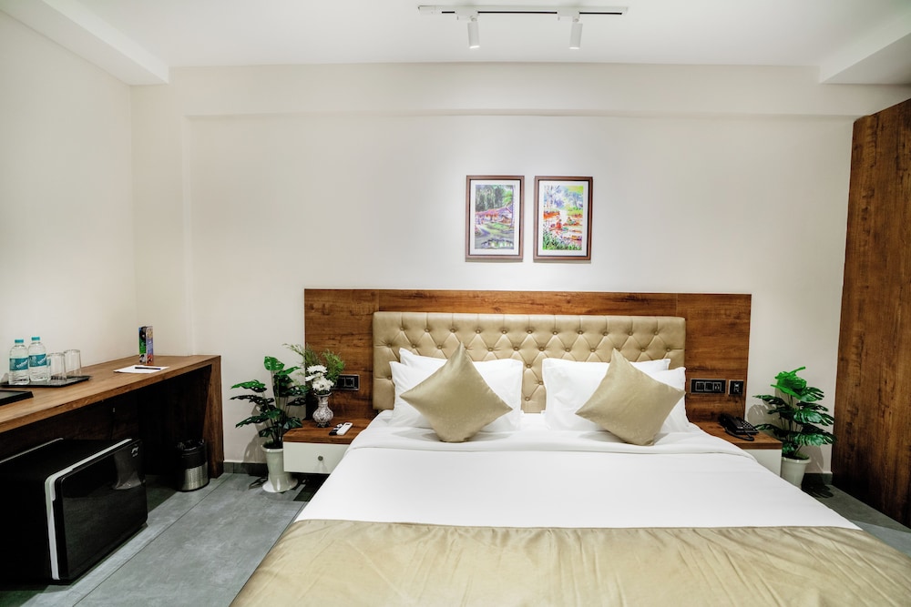 Standard Suite, City View