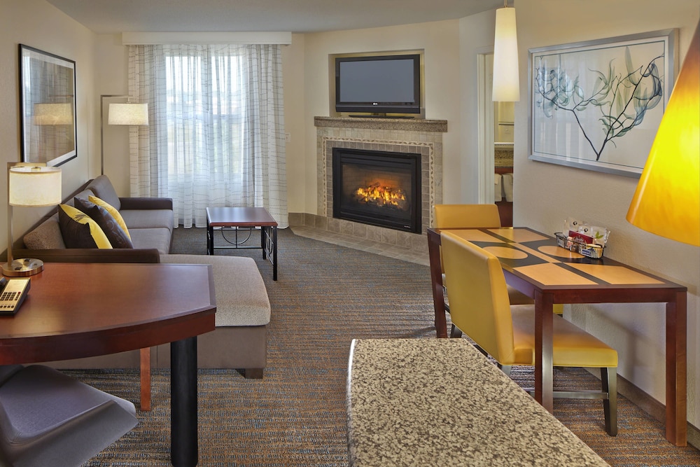 Suite, 1 King Bed with Sofa bed, Fireplace - Photo 1