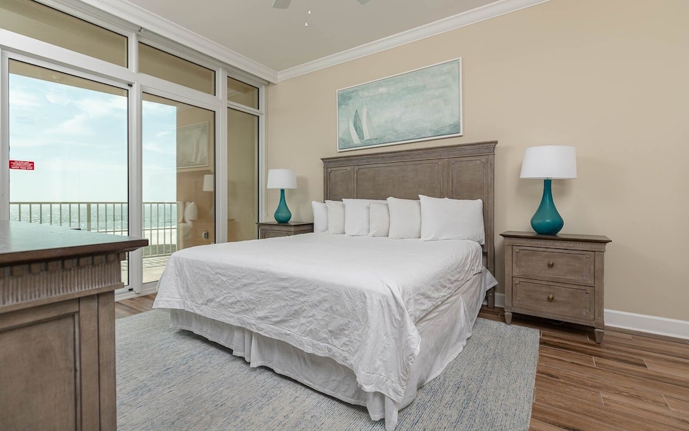 Condo, 4 Bedrooms