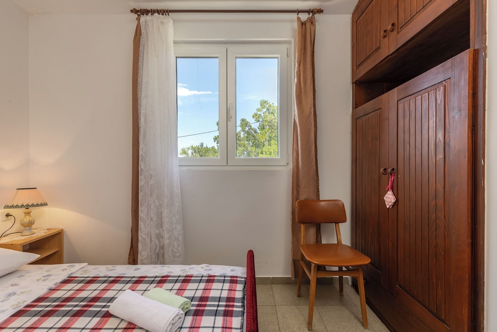 Family House, Multiple Bedrooms, Sea Facing (Beachfront House Nada)
