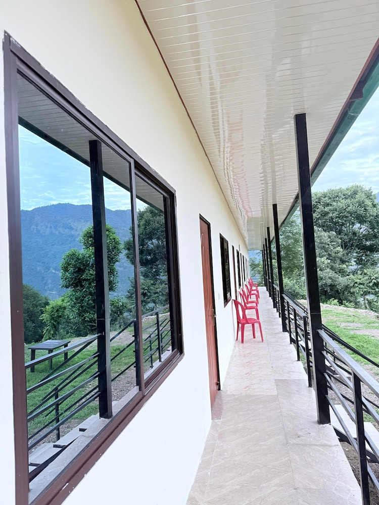 Deluxe Single Room, 2 Double Beds, Mountain View
