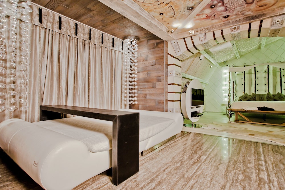 "Zodiac" Apartment, 1 Bedroom, Mountain View photo 2