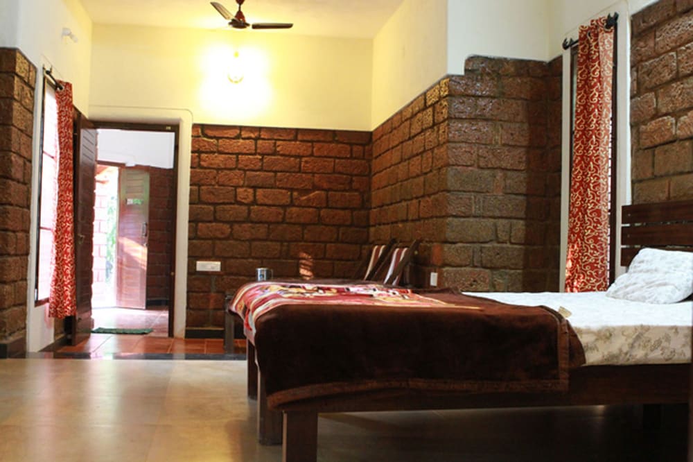 Luxury Cottage, 1 Queen Bed, Non Smoking photo 1