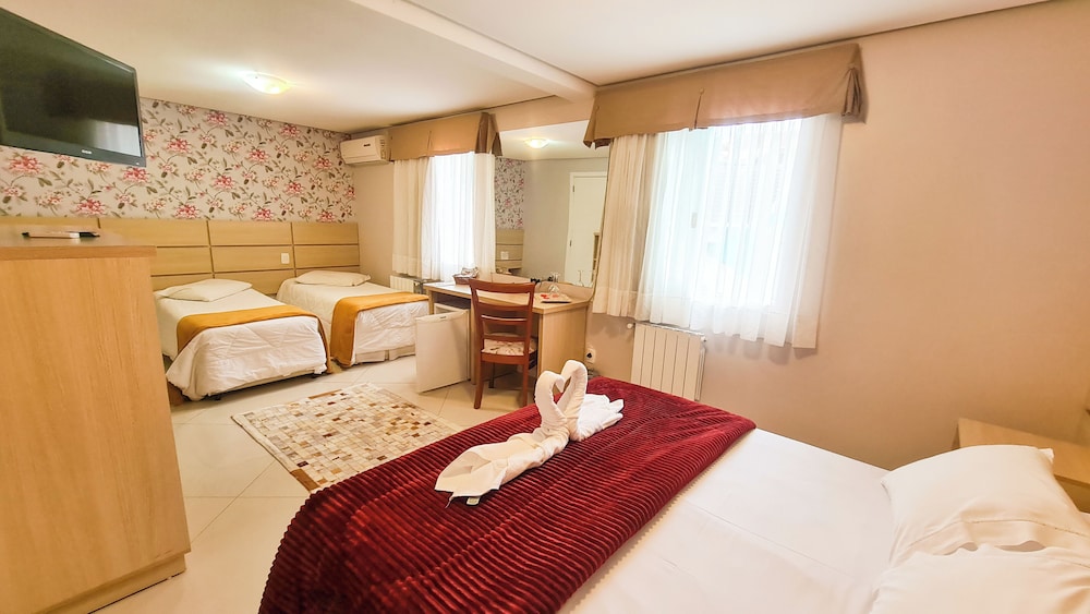 Deluxe Quadruple Room photo 1