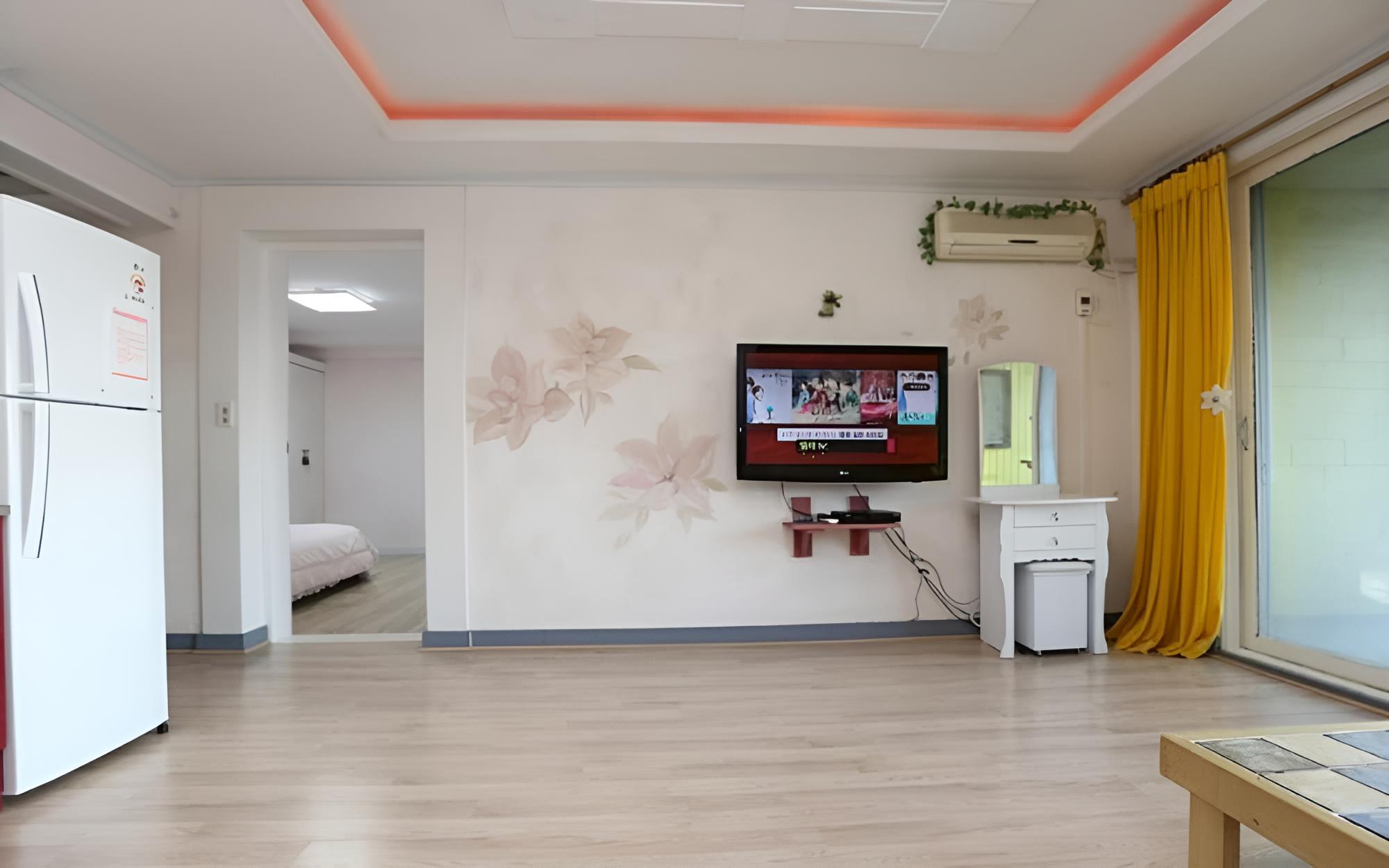 Room (Garam) - Photo 1