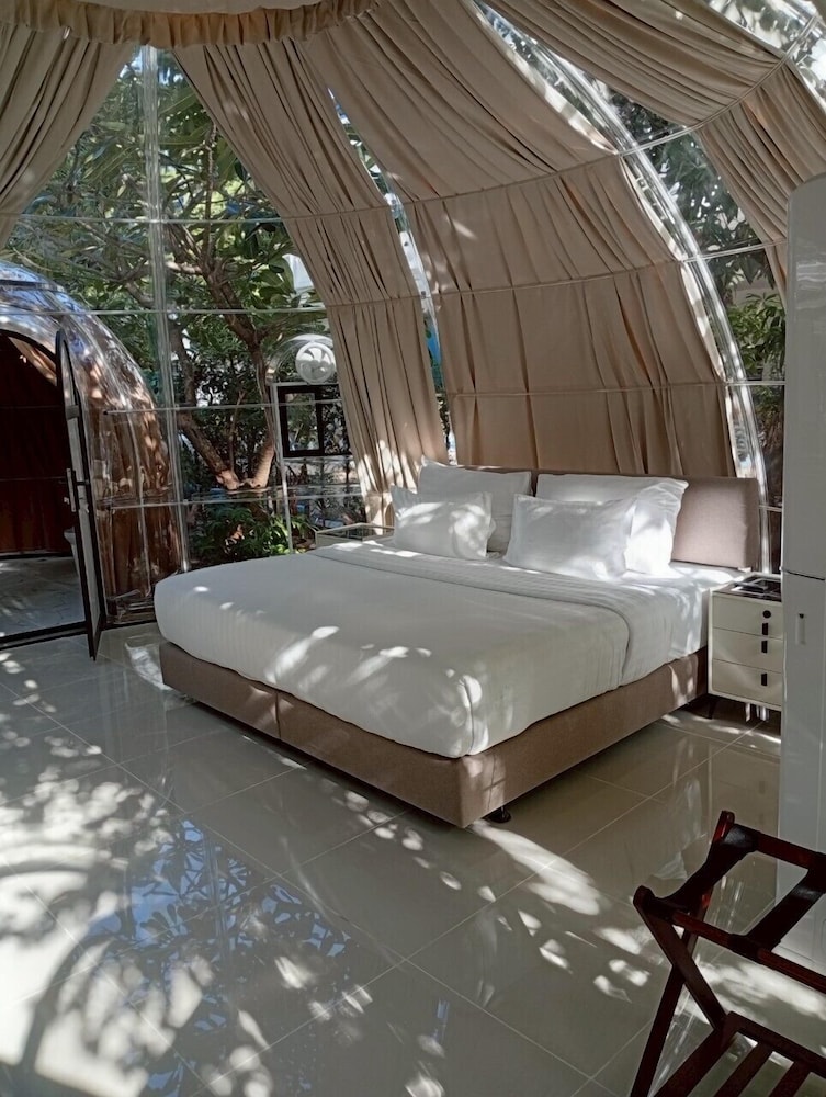 Panoramic Tree House photo 2
