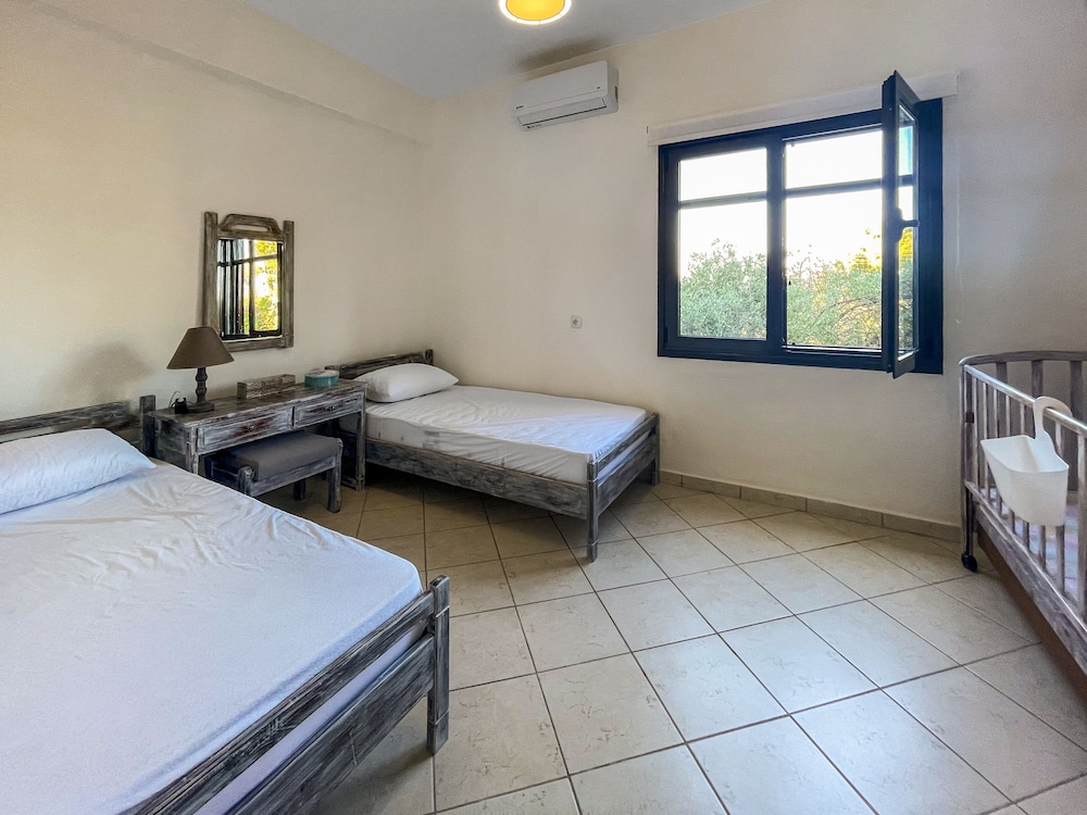 Apartment, 4 Bedrooms, Balcony, Ocean View photo 1