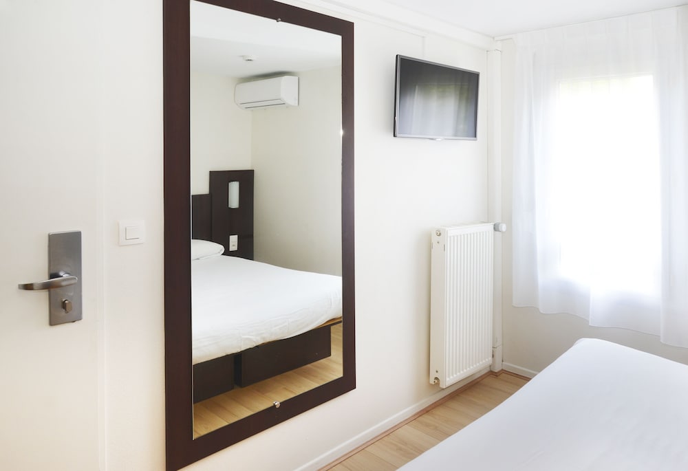 Standard Double Room photo 3