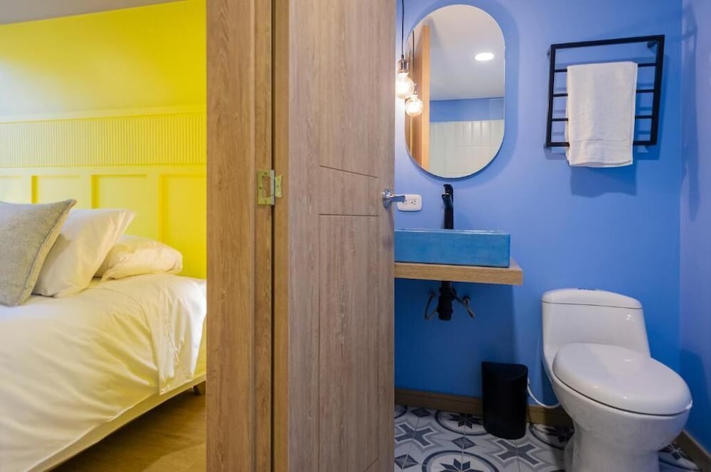 Single Room, Balcony, City View photo 1