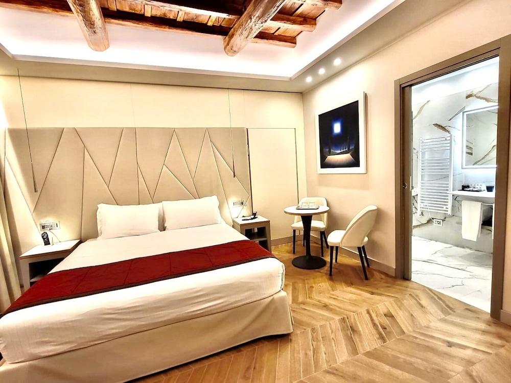 Triple room, Separate Building